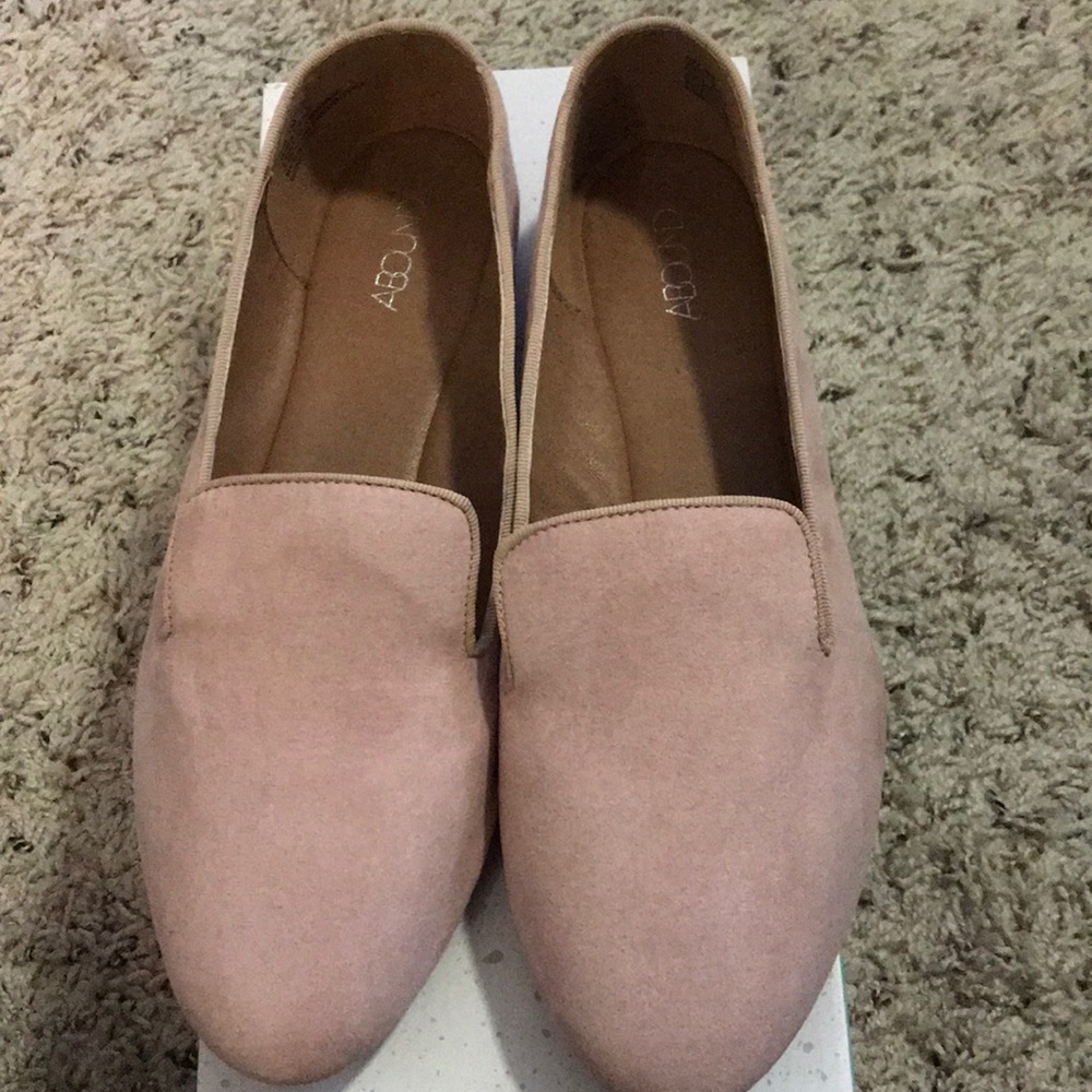 Faux suede flats!